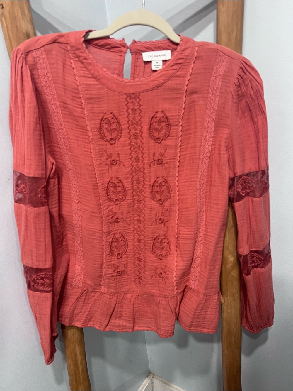 ✨ Calligraphe Embroidered Boho Peasant Top – Size M ✨
